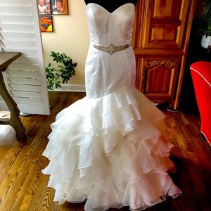 Wedding dress like new size 12